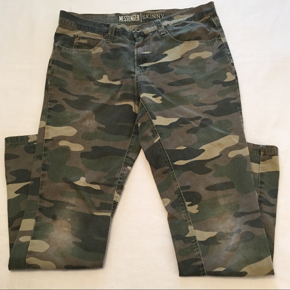 Freeworld skinny Camouflage Jeans  size 32